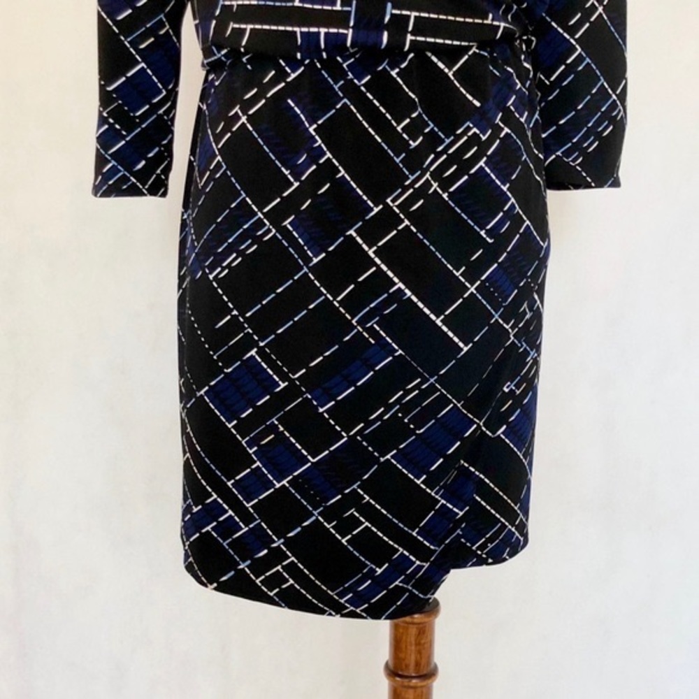White House Black Market Faux Wrap Dress - Picture 4 of 10